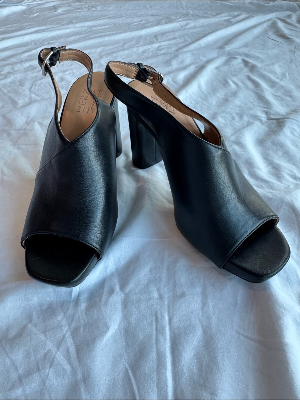 Naturalizer Mason Black Leather Slingback Block Heel Sandals Size 8 - Picture 8 of 9